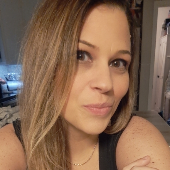 Meet your Posher, Amber - Picture 4 of 4